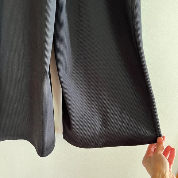 Gap Fit Athletic Navy Ribbed Wide Leg Jumpsuit Sz XSmall for Yoga or Loungewear - Picture 6 of 8